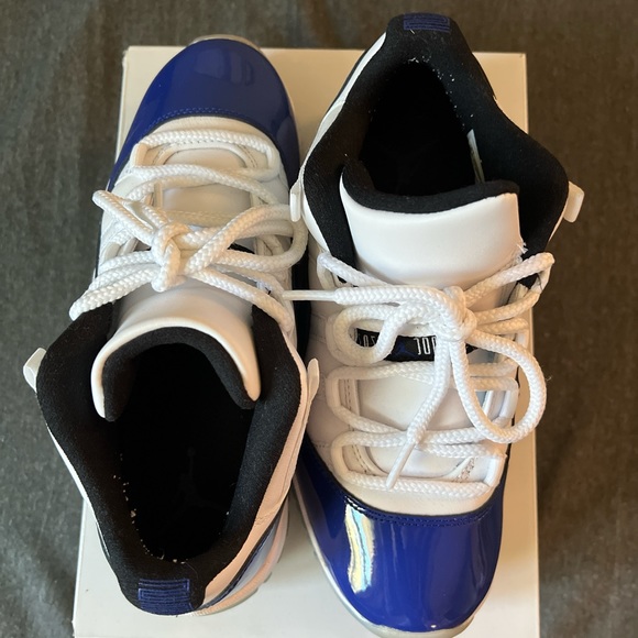Wmns Air Jordan 11 Retro Low 'Concord Sketch' - Picture 2 of 4